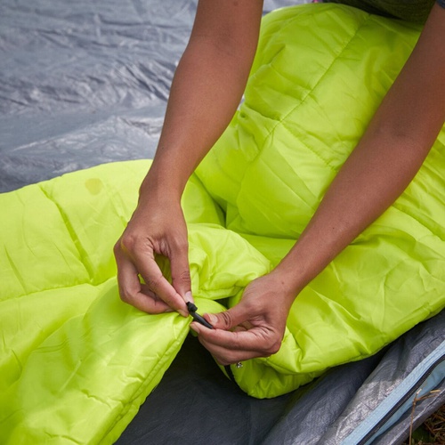콜맨 Coleman Kompact Big & Tall Contour Sleeping Bag: 40F Synthetic - Hike & Camp