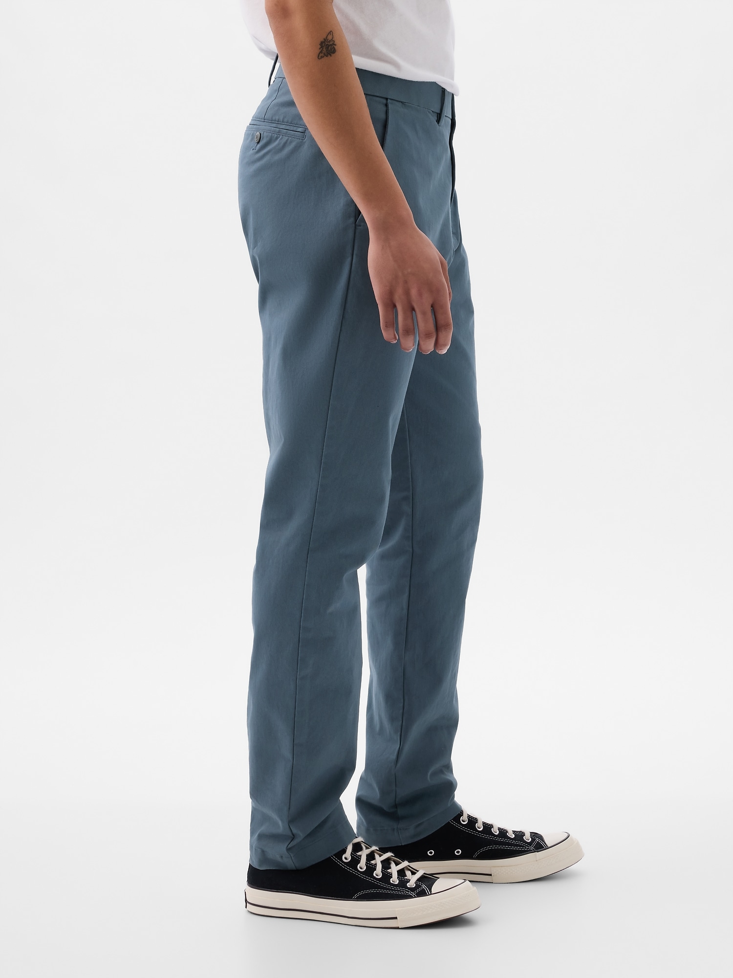 갭 Modern Khakis in Athletic Taper with GapFlex