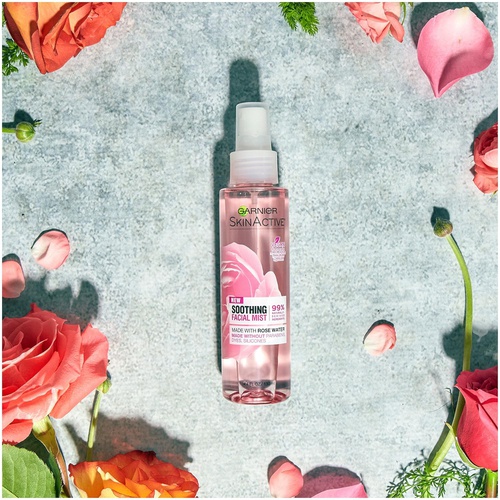  Garnier SkinActive Facial Mist Spray with Rose Water, 4.4 Fl Oz (Pack of 1)