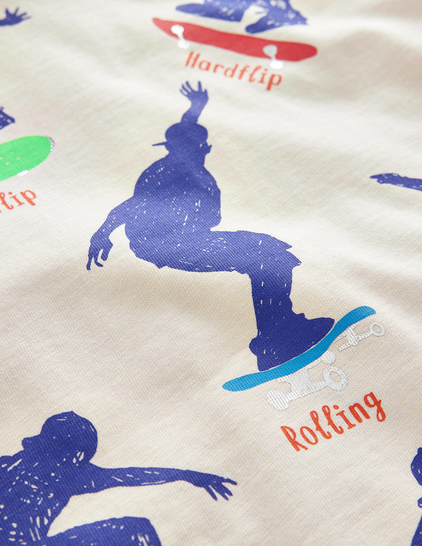 보덴 Boden Graphic Education T-shirt - Vanilla Pod Skaters