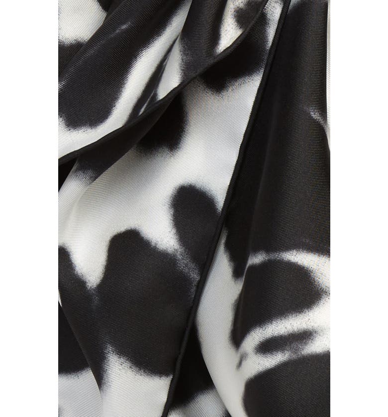 지방시 Givenchy Heart Logo Tie Dye Silk Scarf_BLACK