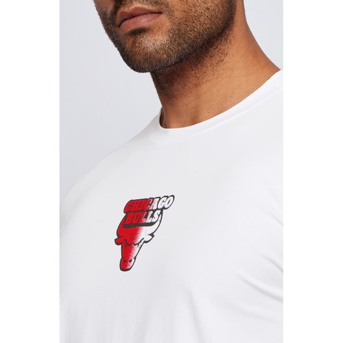 휴고보스 BOSS x NBA Threesixty Chicago Bulls Long Sleeve Logo T-Shirt_WHITE