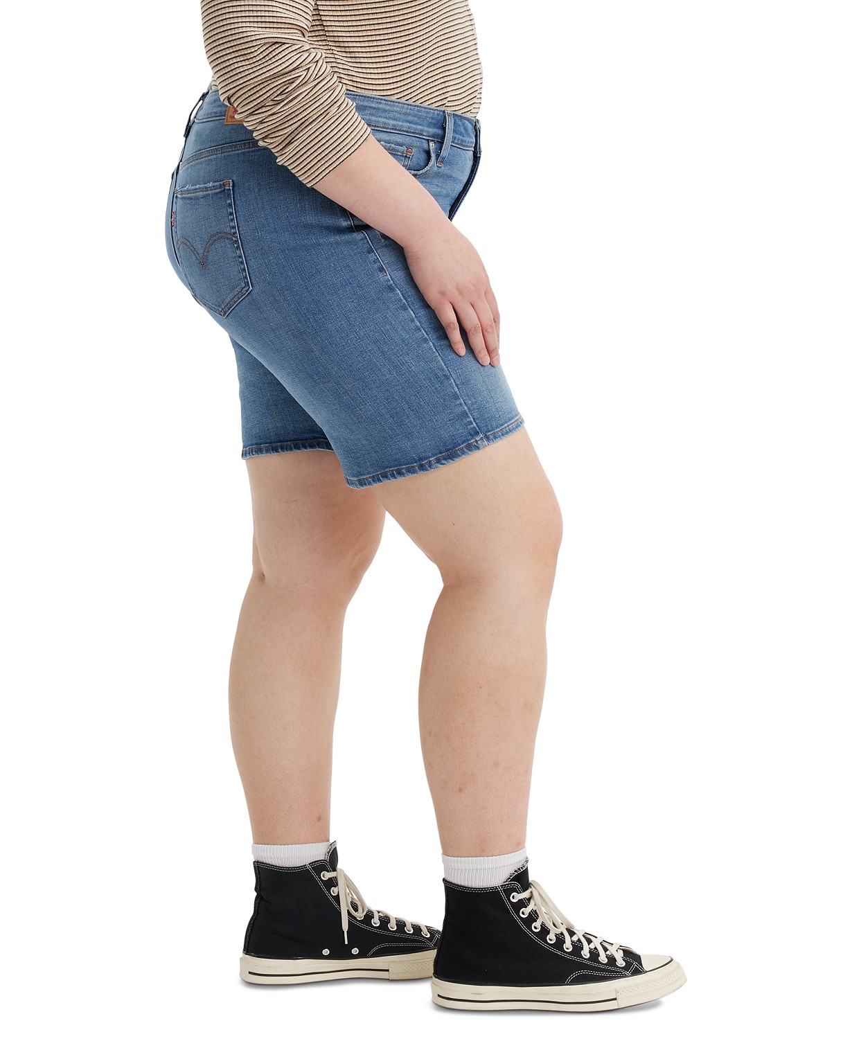 리바이스 Plus Size Mid Length Distressed Denim Shorts