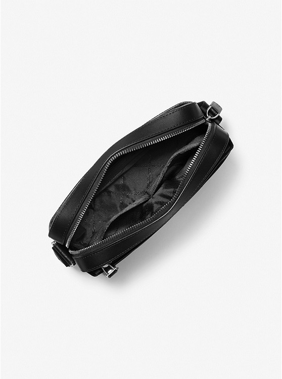 마이클코어스 Michael Kors Mens Hudson Logo Utility Crossbody Bag