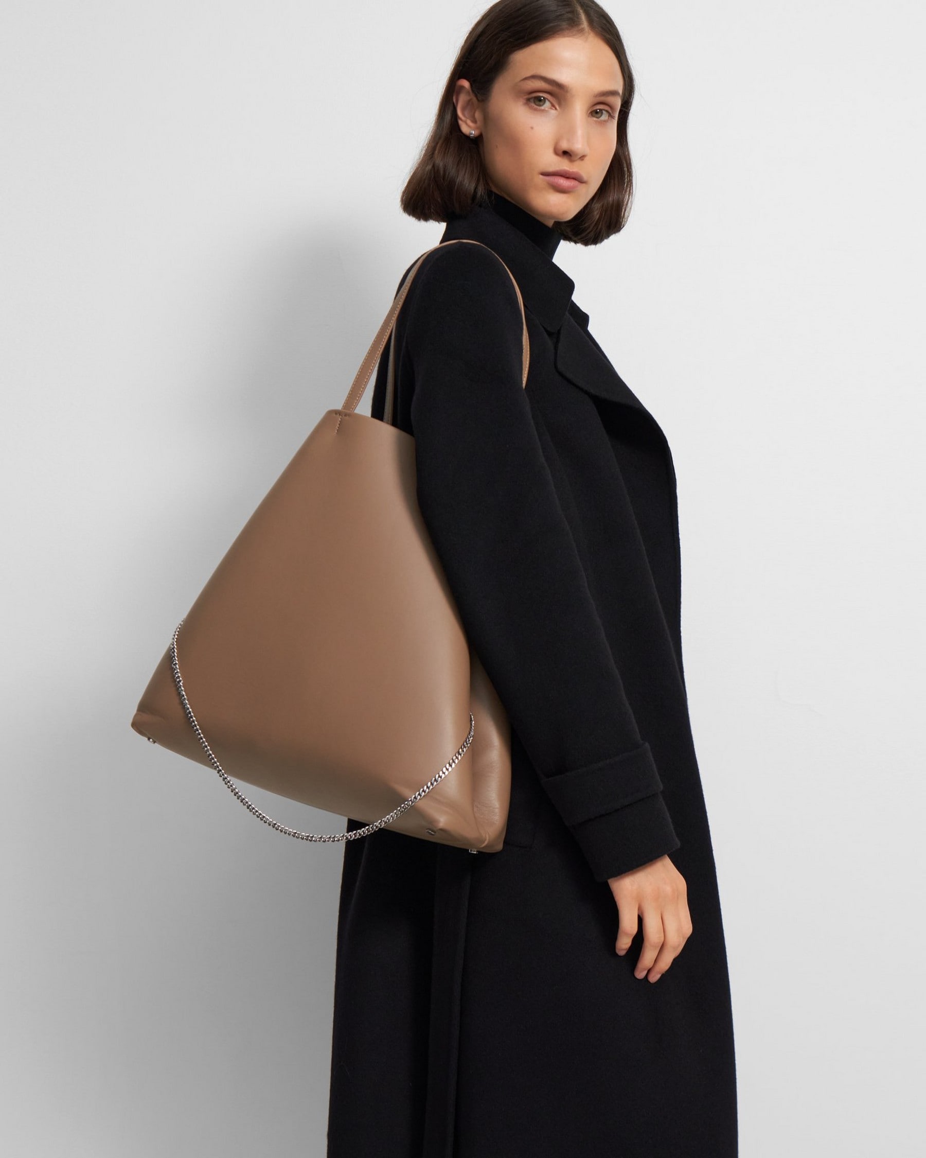 Theory Simple Tote in Leather