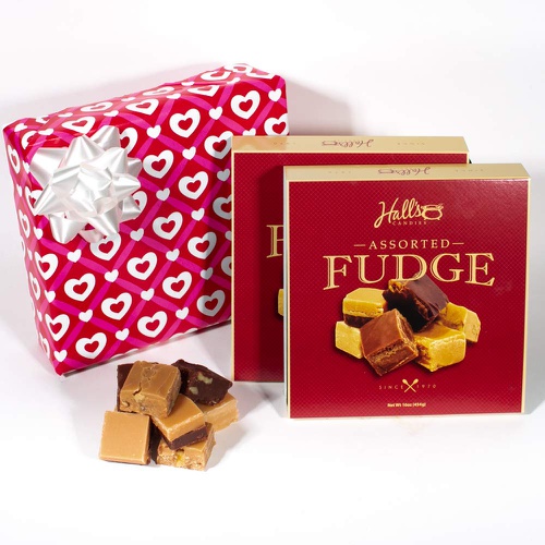  Halls Candies Loves First Kiss Gift Box, 2 Pounds Halls Chocolate Fudge